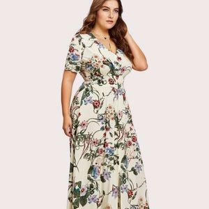 -GORGEOUS NWOT floral maxi with ruched tie waist and slit